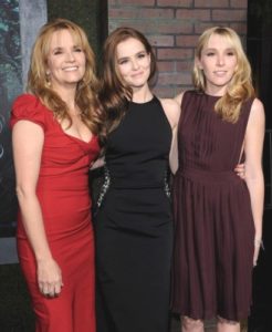 Zoey Deutch with her sisters Madelyn