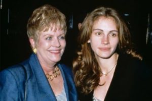 Julia Roberts with her mother