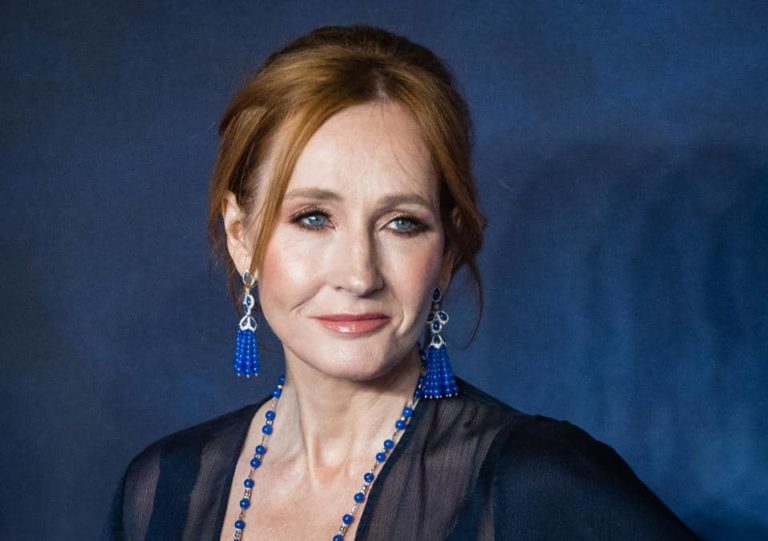 J.K. Rowling Wiki, Height, Weight, Age, Boyfriend, Family, Biography ...