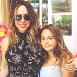 Kelly Dodd with her daughter