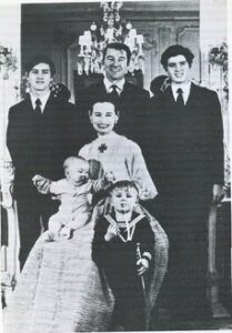 Leopold Stanislaus Stokowski with his family