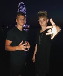 Corbyn Besson with his brother