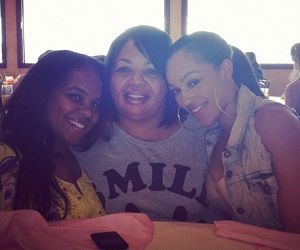 Joie Chavis with her mother & sister