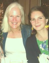Lana Del Rey with her mother