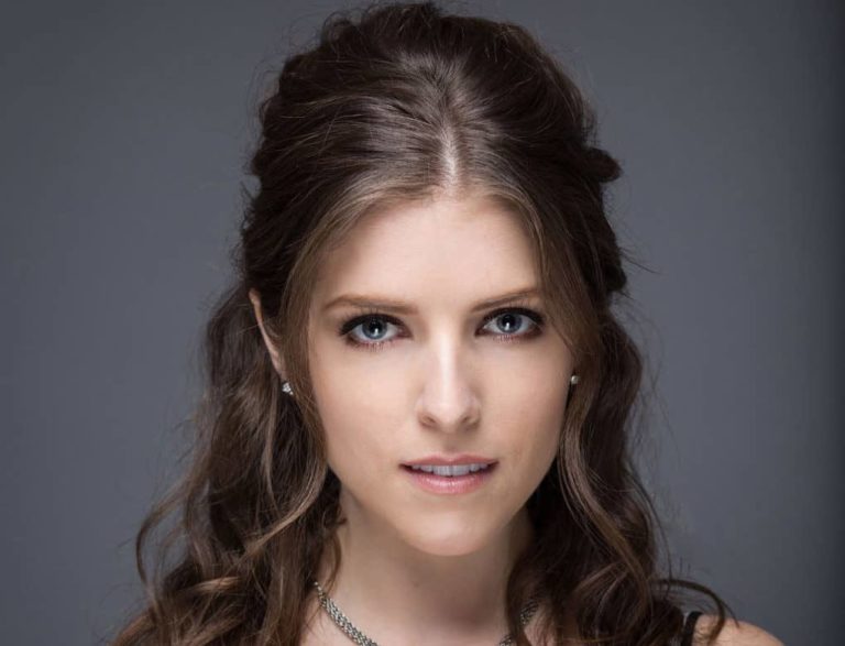 Anna Kendrick Biography, Age, Wiki, Height, Weight, Boyfriend, Family