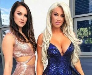 Laci Kay Somers with her sister