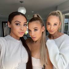 Tammy Hembrow with her sisters