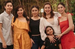 Julia Barretto with her family