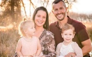 Chris Watts with his wife & daughters