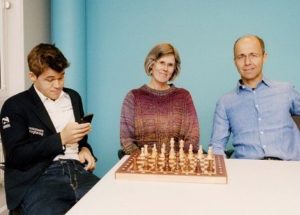 Magnus Carlsen with his parents