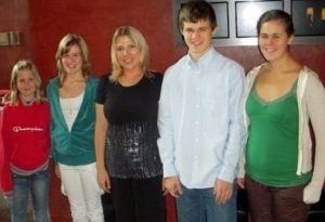 Magnus Carlsen with his sister