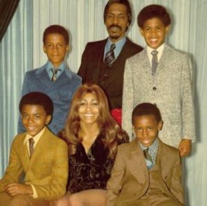 Ronnie Turner with his family