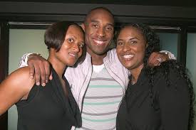 Kobe Bryant with his sisters
