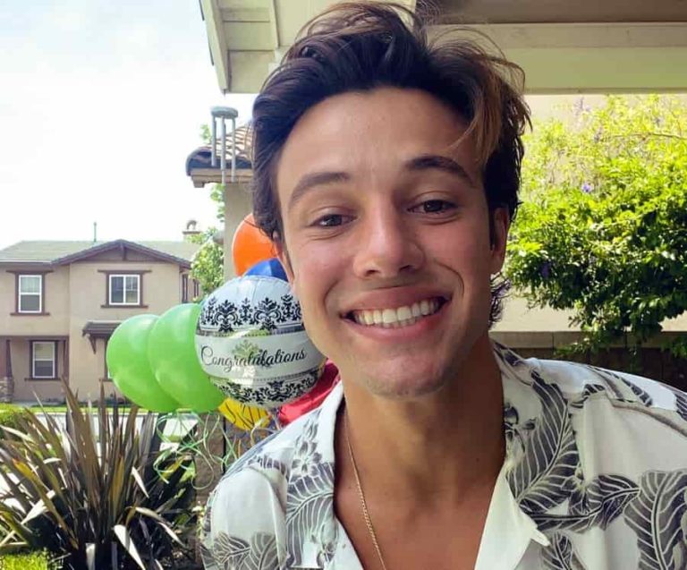 Cameron Dallas Biography, Age, Wiki, Height, Weight, Girlfriend, Family ...