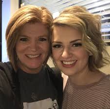 Maddie Poppe with her mother