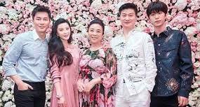 Fan Bingbing with her family