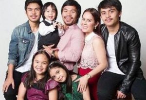 Manny Pacquiao with his wife & kids