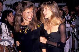 Linda Hamilton with her sister