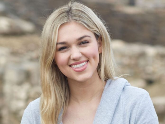 Sadie Robertson Biography, Age, Wiki, Height, Weight, Boyfriend, Family & More