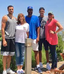 Larry Nance Jr. with his family