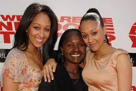 Tia Mowry with her mother & sister