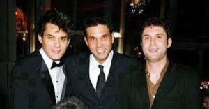 John Mayer with his brothers