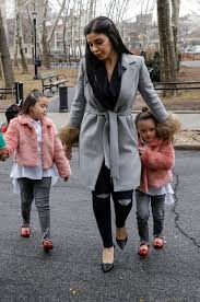 Emma Coronel Aispuro with her daughters