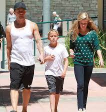 Ryan Phillippe with his children