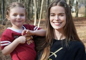 Robyn Lawley with her daughter