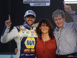 Chase Elliott with his parents