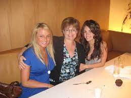 Lucy Hale with her mother & sister