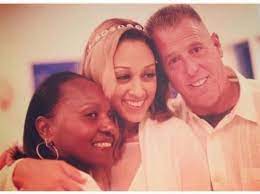 Tamera Mowry-Housley with her parents