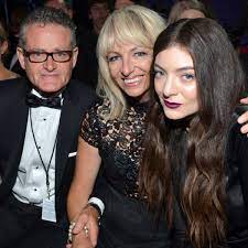 Lorde with her parents