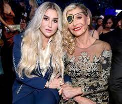 Kesha with her mother