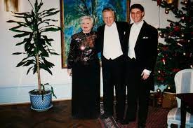 Janet Yellen with her husband & son