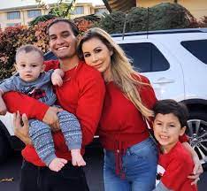 Dakota Chapman with his girlfriend & kids