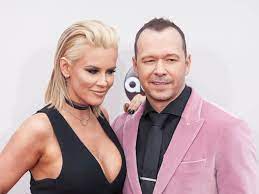Jenny McCarthy with her husband Donnie