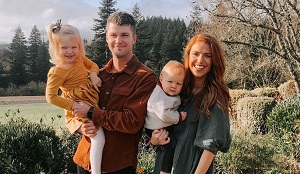 Jeremy Roloff with his wife & kids