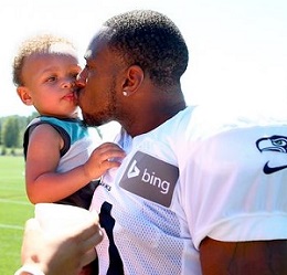 Percy Harvin with his son