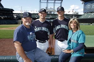 Kyle Seager with his family
