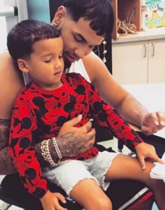 Anuel AA with his kids