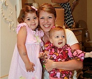 Jodie Sweetin with her daughters