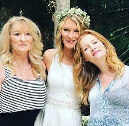 Kimberly Brook with her mother & sister