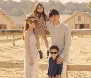 Hannah Quinlivan Biography, Age, Wiki, Height, Weight, Boyfriend, Family & More 5 Hannah Quinlivan with her husband & kids